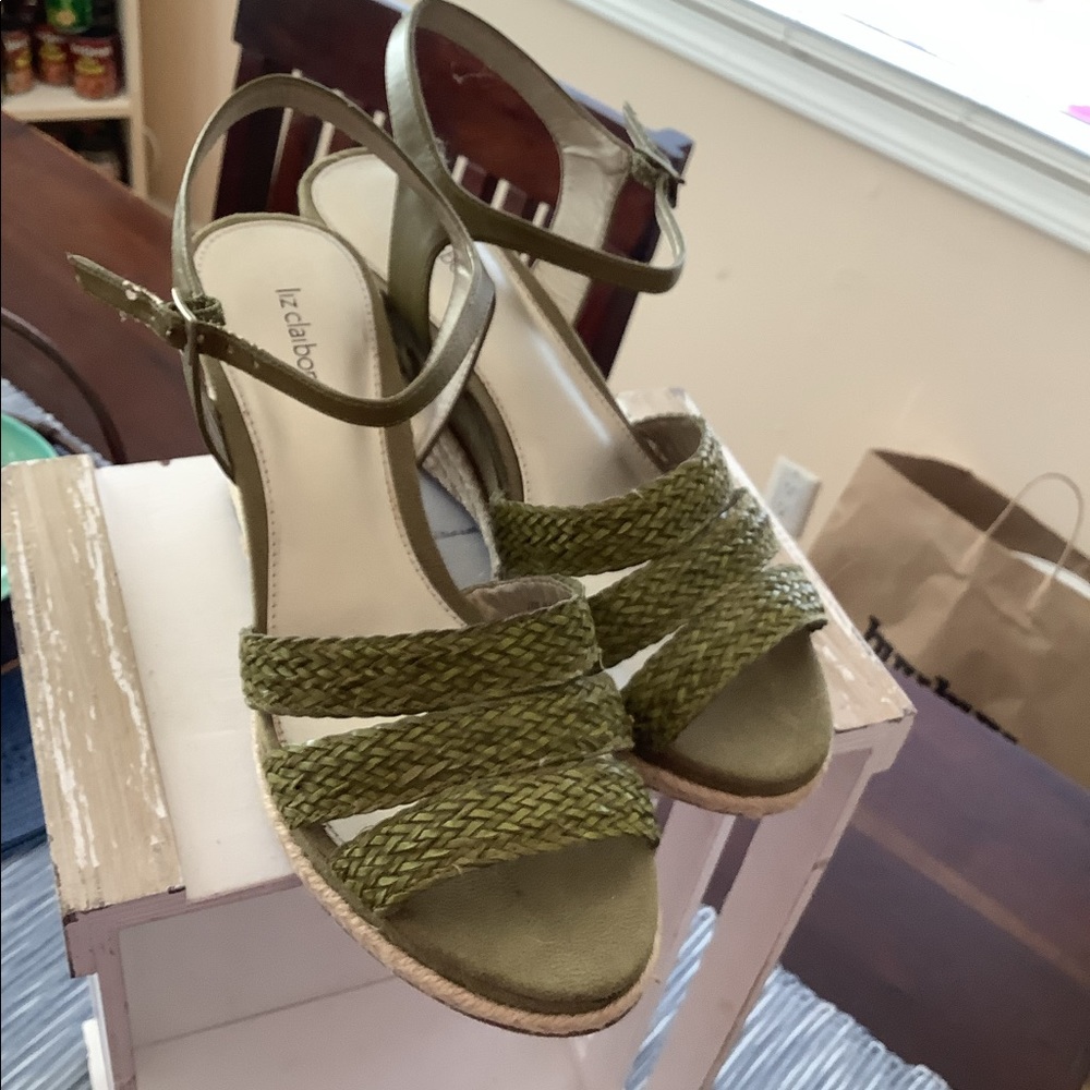 never worn wedges 9M